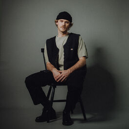 Artist picture of Jules Ahoi
