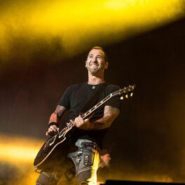 Artist picture of Sully Erna
