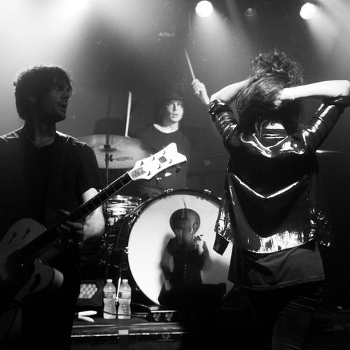 The Dead Weather albums, songs, playlists Listen on Deezer