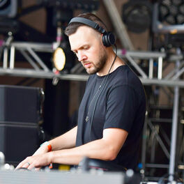 Artist picture of Chris Lake