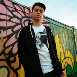 Artist picture of Xavier Weeks