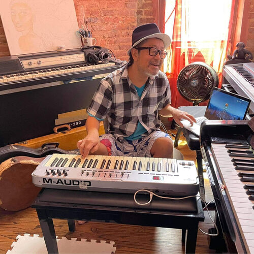 Senri Oe: albums, songs, playlists | Listen on Deezer