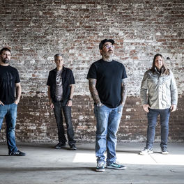 Artist picture of Staind