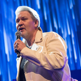 Artist picture of Johnny Logan