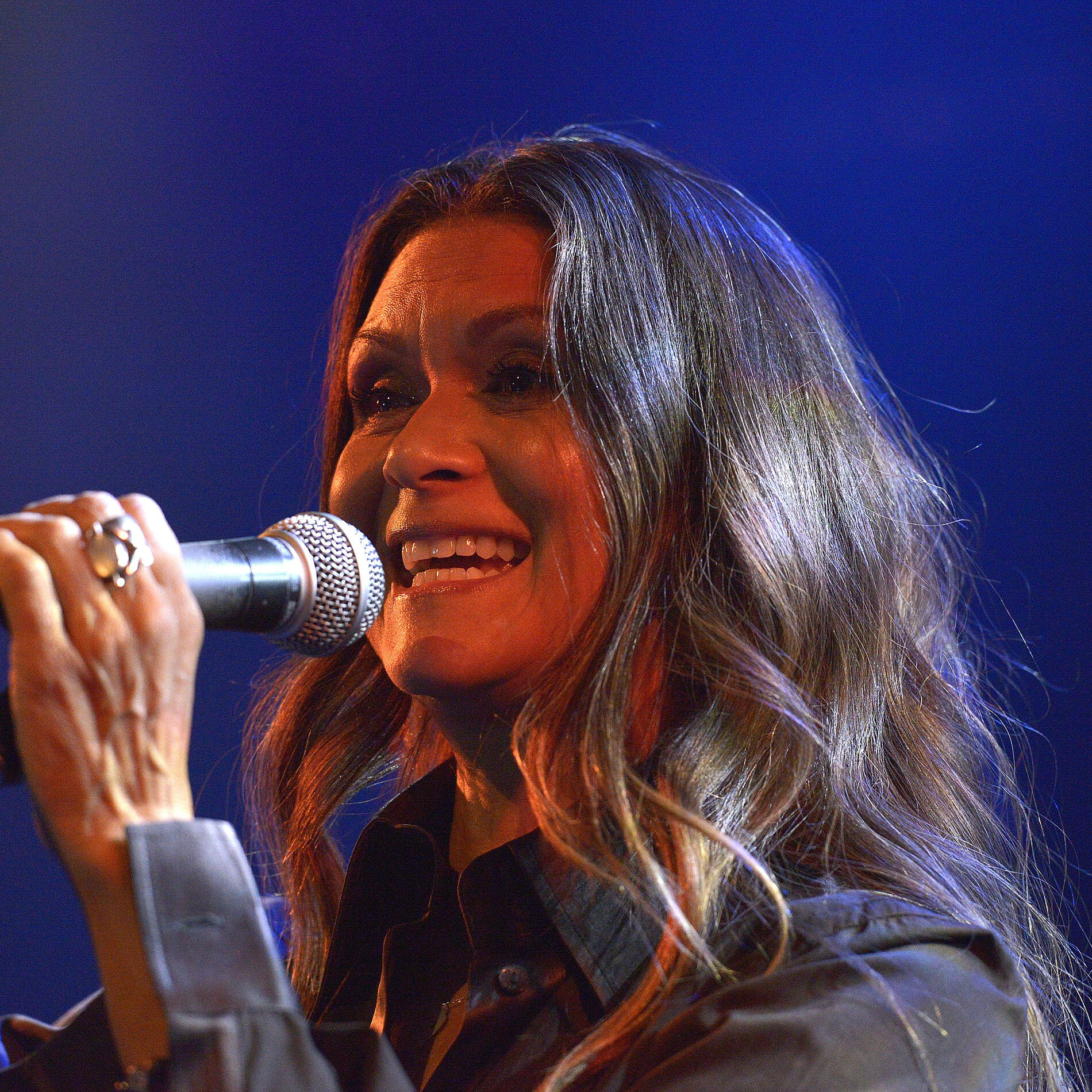 Nia Peeples: albums, songs, playlists | Listen on Deezer