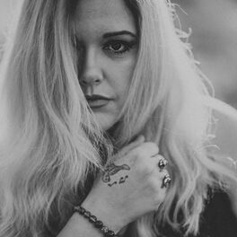 Artist picture of Juliet Roberts