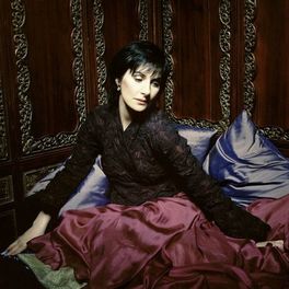 Artist picture of Enya