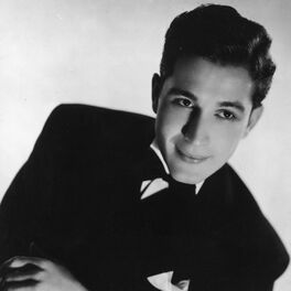Artist picture of Perry Como