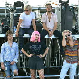 Artist picture of R5