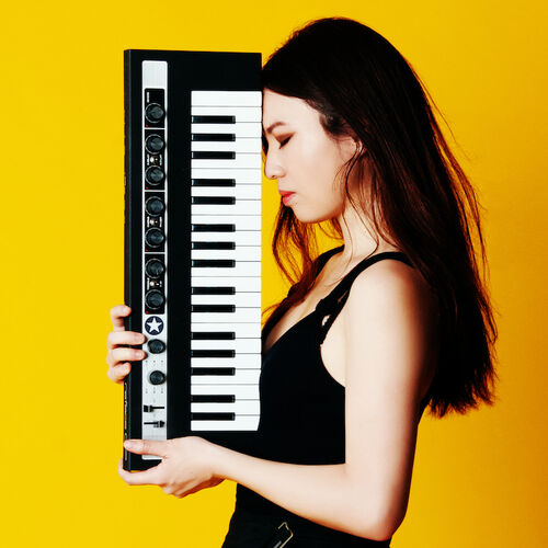 Belle Chen: albums, songs, playlists | Listen on Deezer