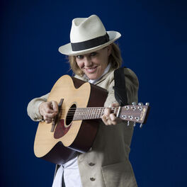 Artist picture of Cerys Matthews