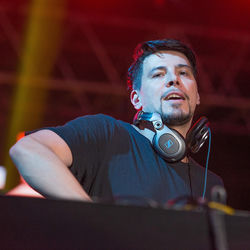 Thomas Gold & Bright Sparks - Seventeen (Thomas Gold Festival Mix)