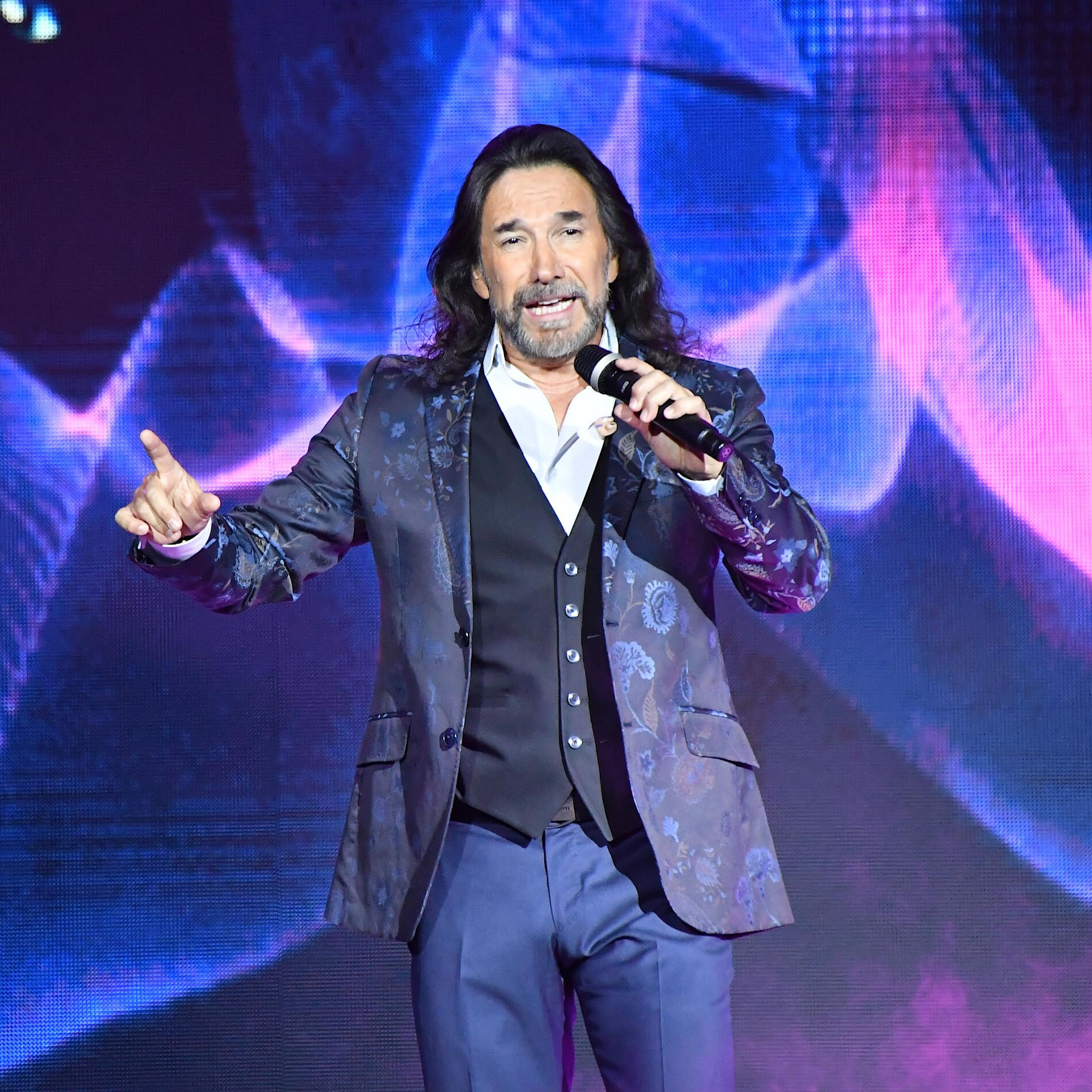 Marco Antonio Solís: música, canciones, letras | Escúchalas en Deezer