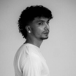 Artist picture of Deniz Love