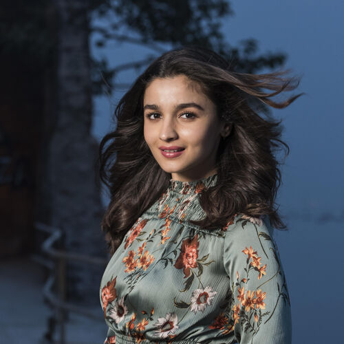 Alia Bhatt: albums, songs, playlists | Listen on Deezer