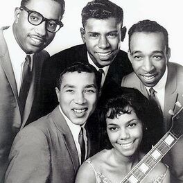 Artist picture of Smokey Robinson & The Miracles