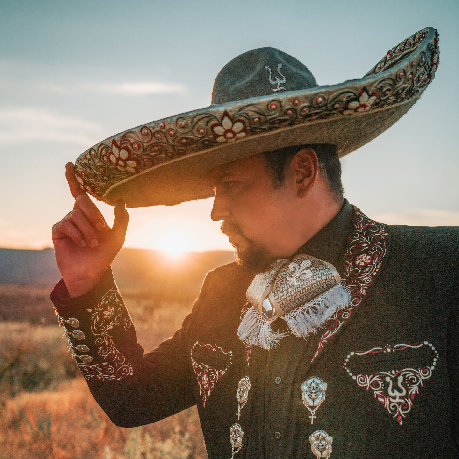 Pepe Aguilar: albums, songs, playlists | Listen on Deezer