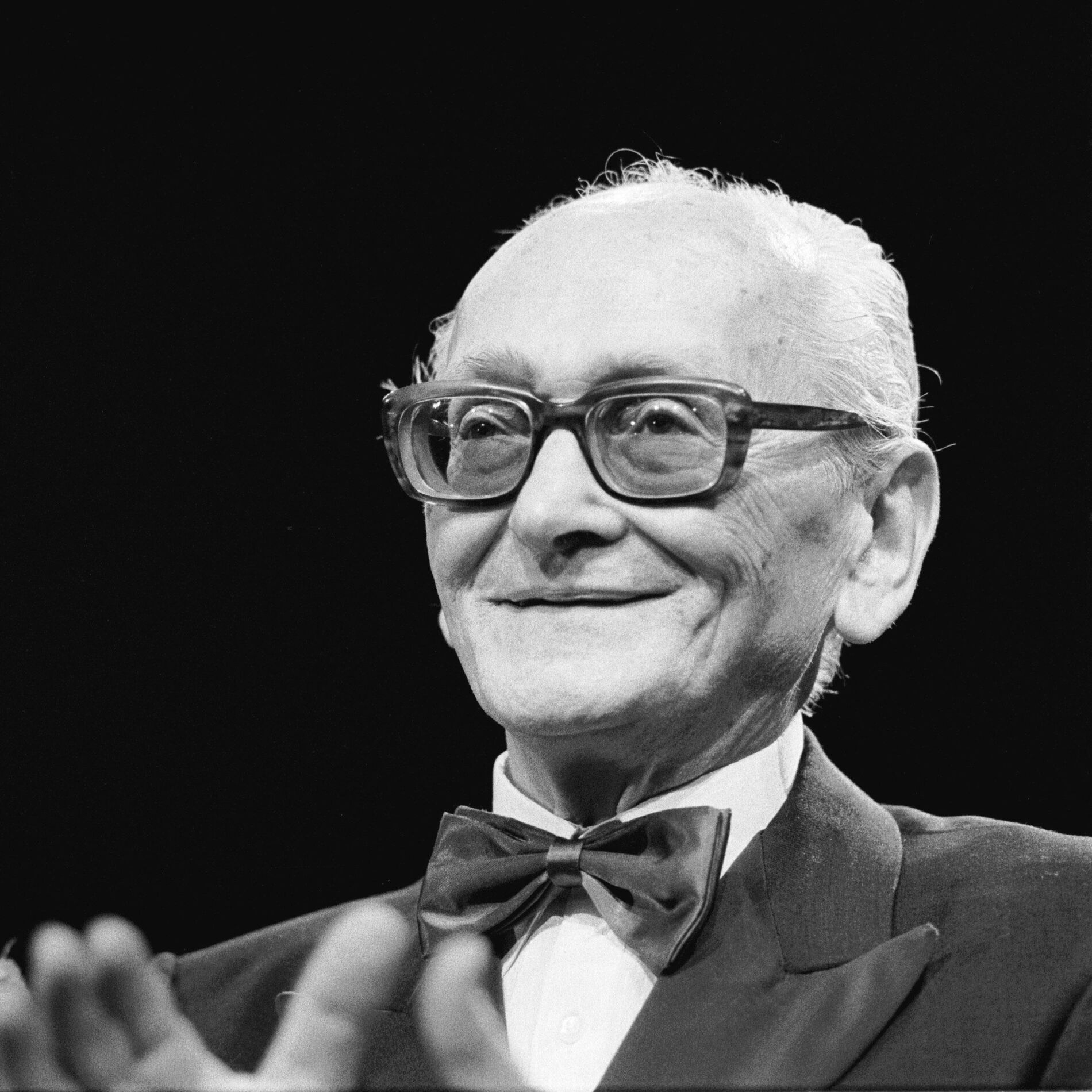 Osvaldo Pugliese: albums, songs, playlists | Listen on Deezer