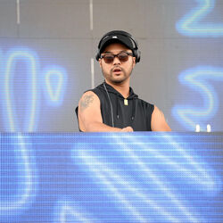 Wax Motif - Keep Raving