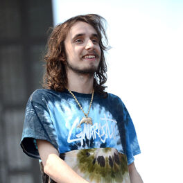 Artist picture of Pouya
