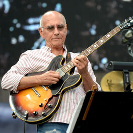 Larry Carlton