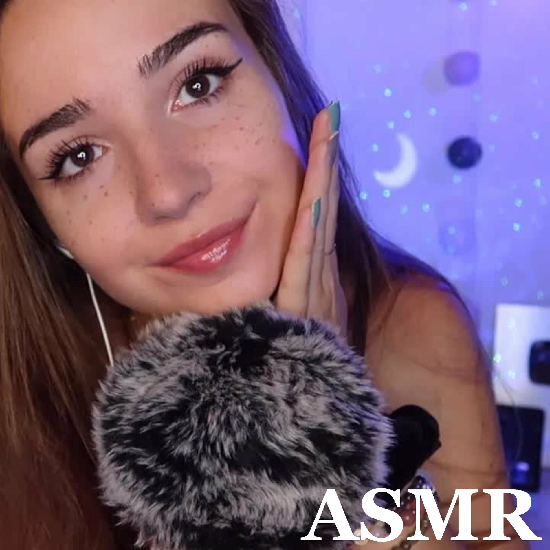 Tina ASMR - ASMR Massage crânien RÉALISTE: letras y canciones | Escúchalas  en Deezer