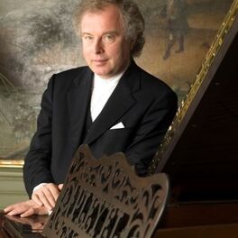 Artist picture of András Schiff