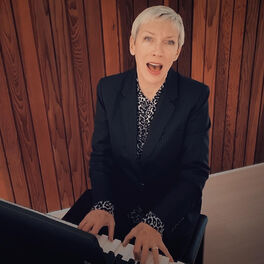 Artist picture of Annie Lennox