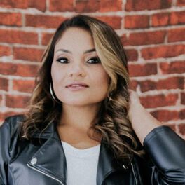 Artist picture of Erika Pinheiro