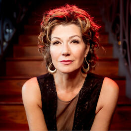 Artist picture of Amy Grant