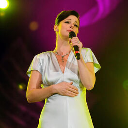 Artist picture of Ruthie Henshall
