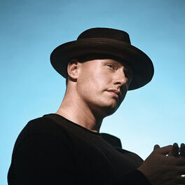 Artist picture of Louis Baker