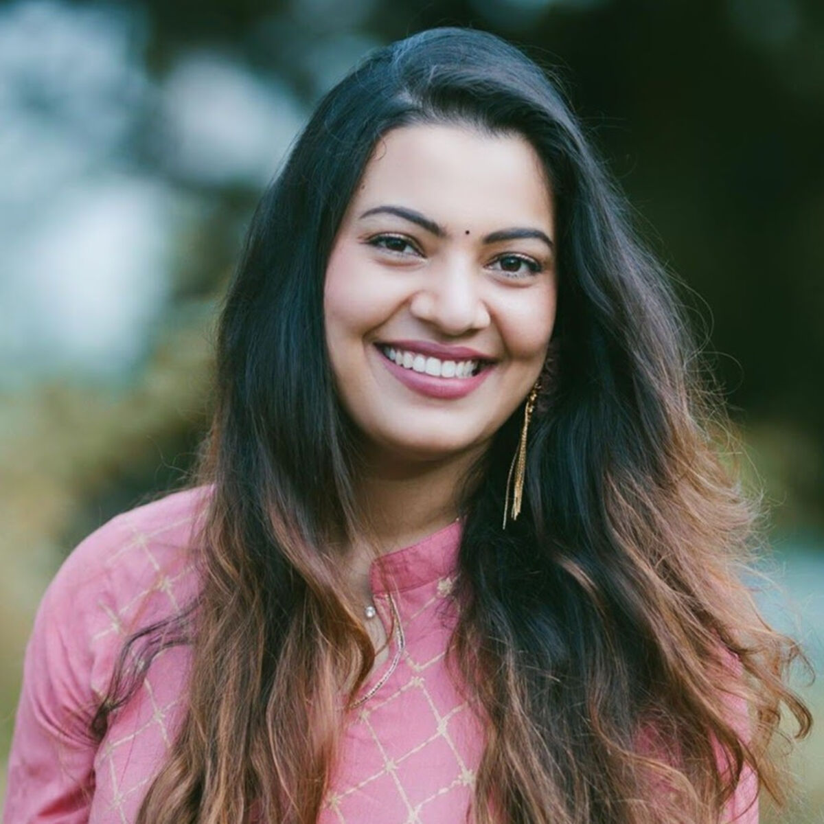 Geetha Madhuri: albums, songs, playlists | Listen on Deezer