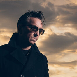 Artist picture of Richard Hawley