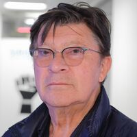 Robbie Robertson Lyt Til Musikken Pa Deezer Musikstreaming