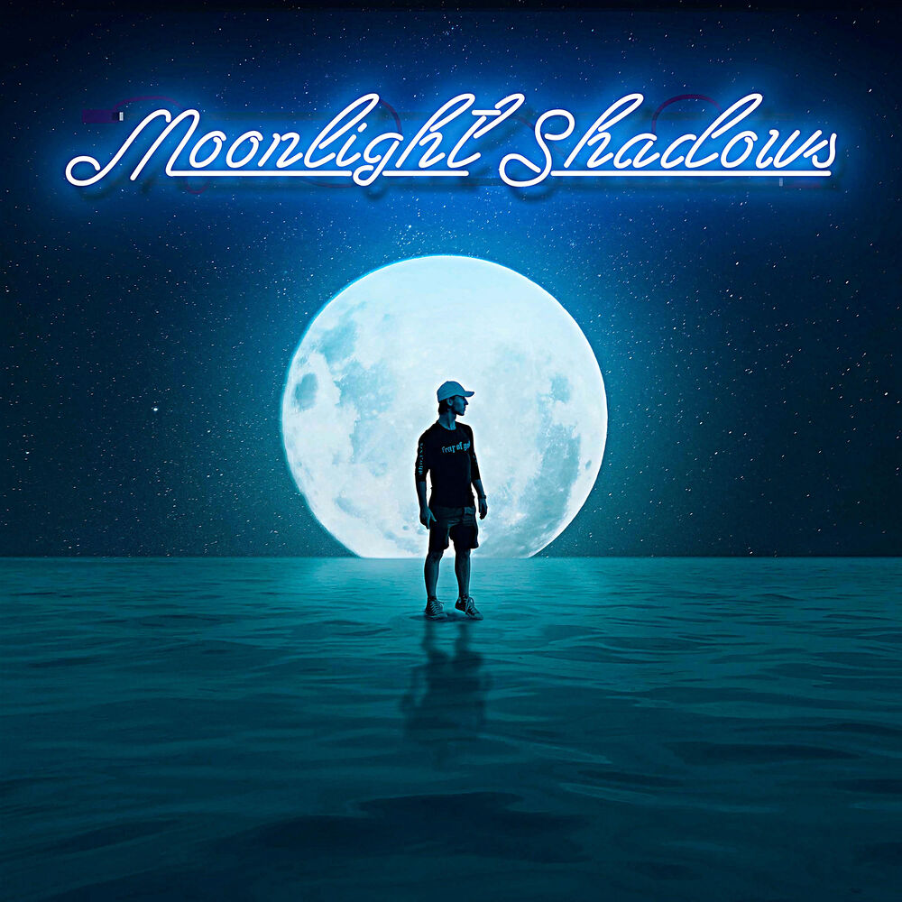 Mike oldfield moonlight. Мунлайт Шедоу. Мэгги Рейли Moonlight Shadow. Майк Олдфилд Мунлайт Шедоу. Mike Oldfield Moonlight Shadow.