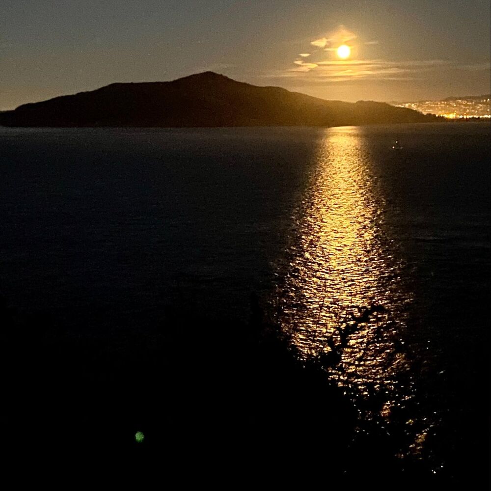 Sunshine moonlight. Sunshine and Moonlight. Sunshine Moonlight Jackson. Sunshine Moonlight играть.
