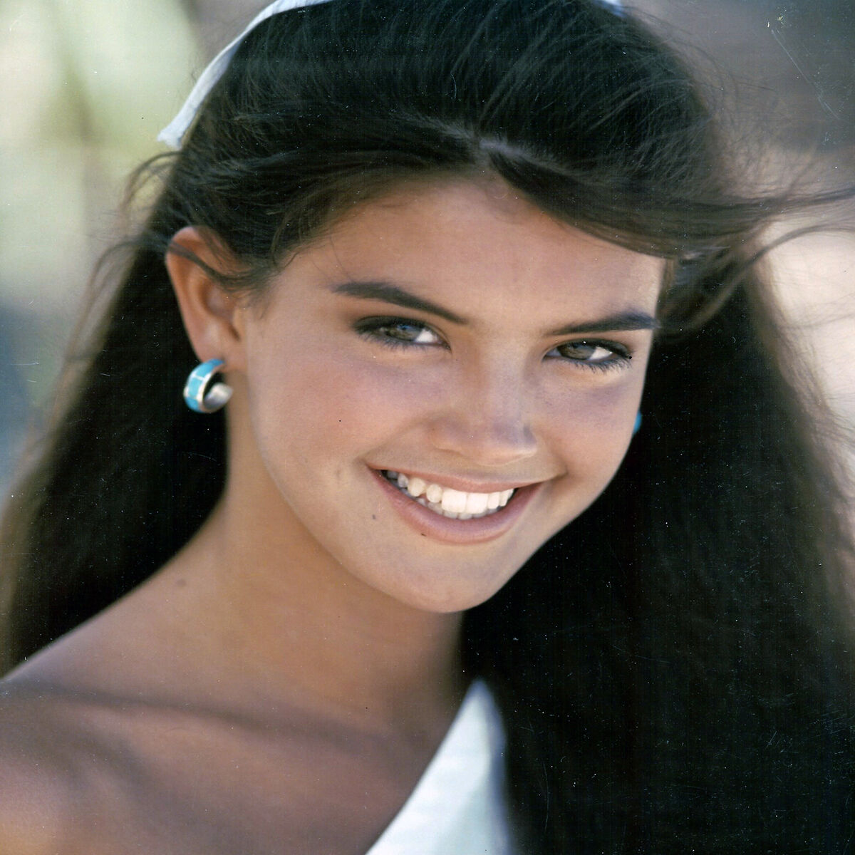 Phoebe Cates: albums, songs, playlists | Listen on Deezer