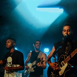Album cover of האם להשאר - Live
