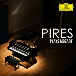 Album cover of Pires plays Mozart