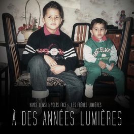 Album cover of À des années lumières (Les frères lumières)