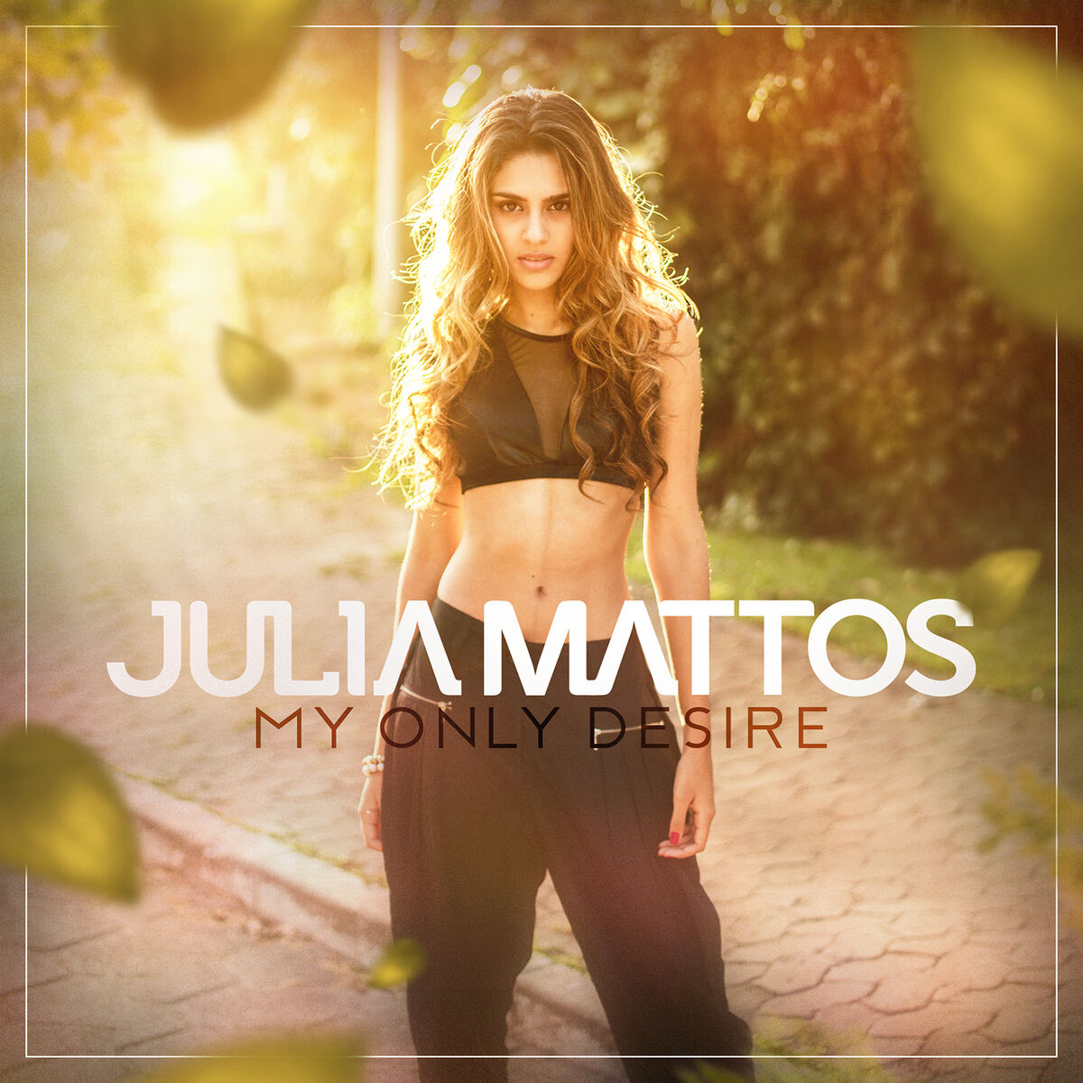 Julia Mattos: albums, songs, playlists | Listen on Deezer