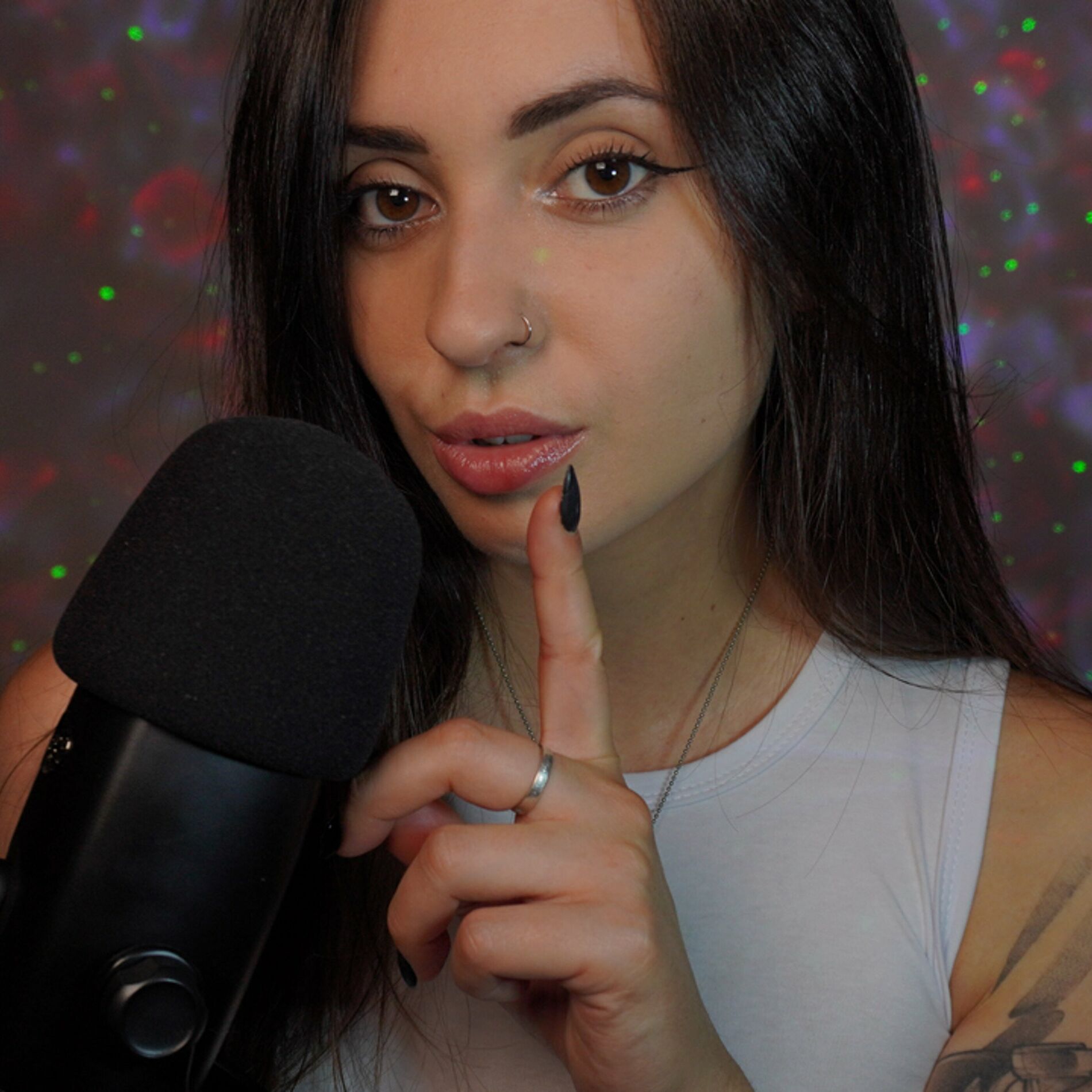 Alia ASMR - ASMR Intense Mouth Sounds and Inaudible: letras de canciones |  Deezer