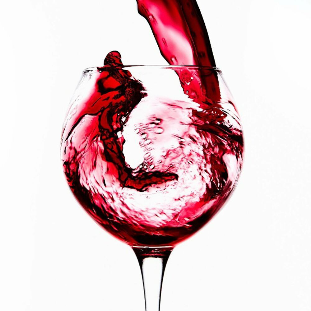Красной вина песня. Вино бокал вид сверху. Вино абстракция. Бокал с вином арт. Красное вино в бокале арт.