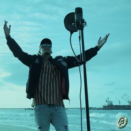 Album cover of Bajo el sol (feat. VALERIA & LA LOCURA)