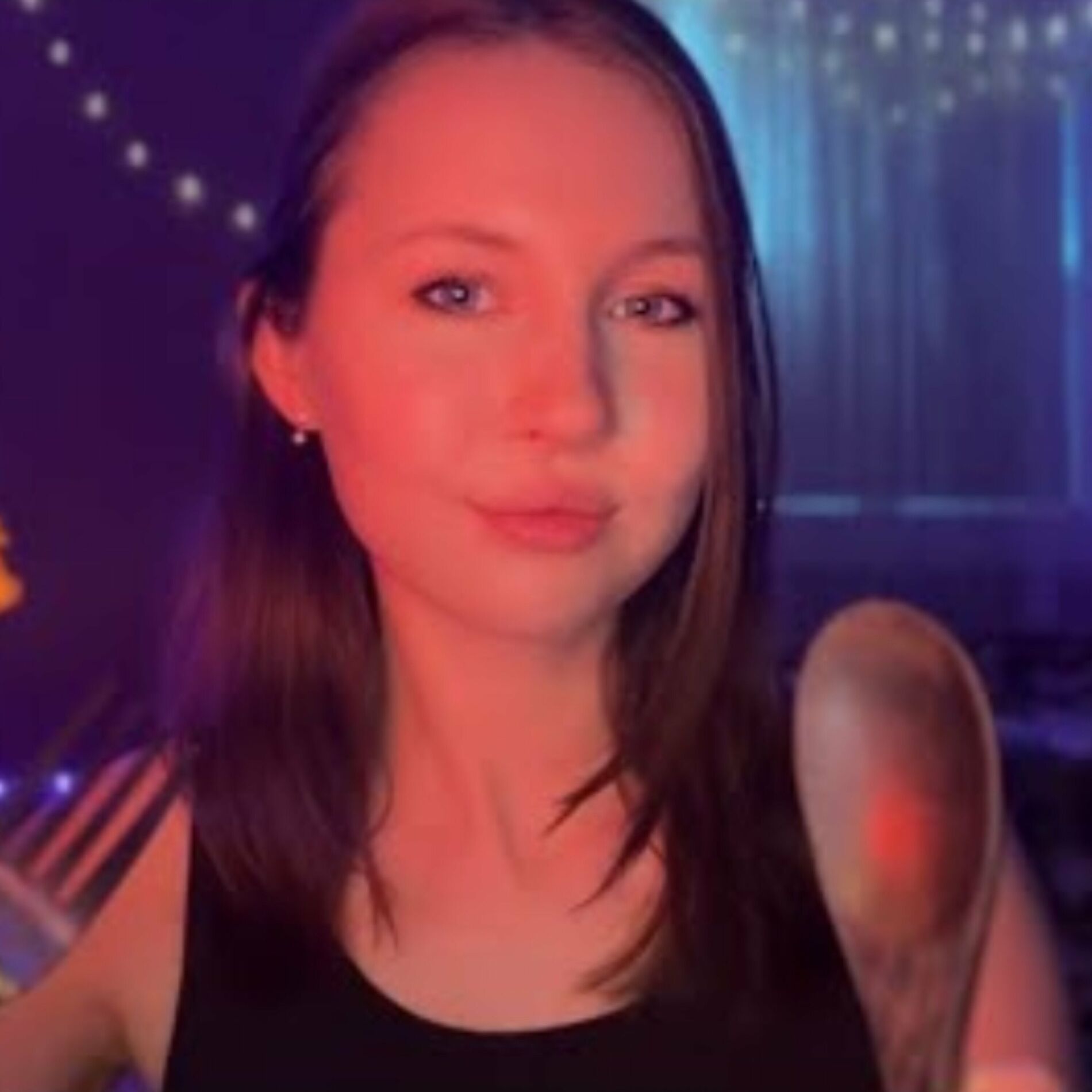 MellowMaddy ASMR: albums, songs, playlists | Listen on Deezer