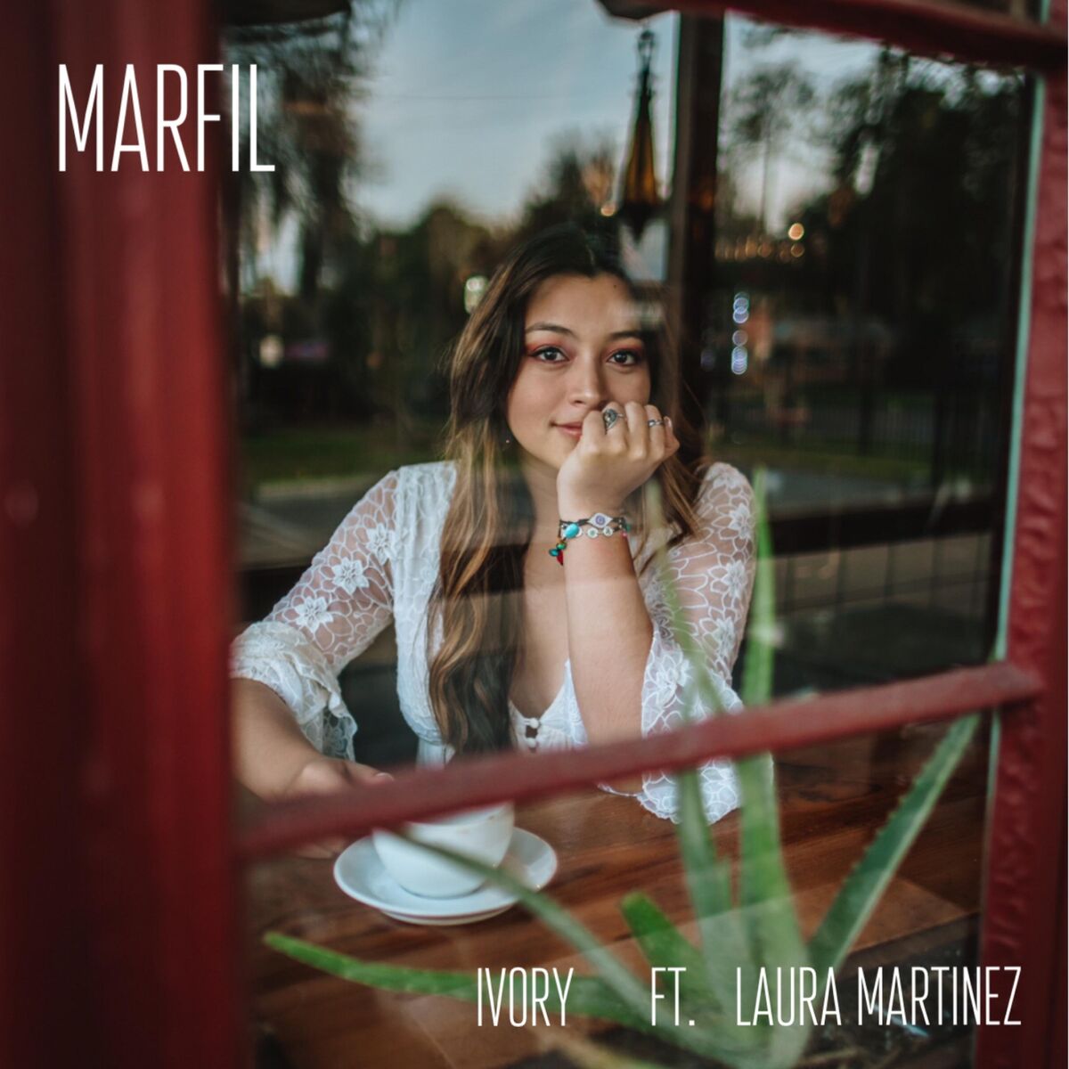 Laura Martinez: albums, songs, playlists | Listen on Deezer