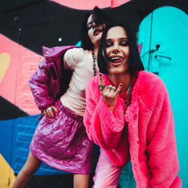 Bloom Twins: Albums, Songs, Playlists | Listen On Deezer