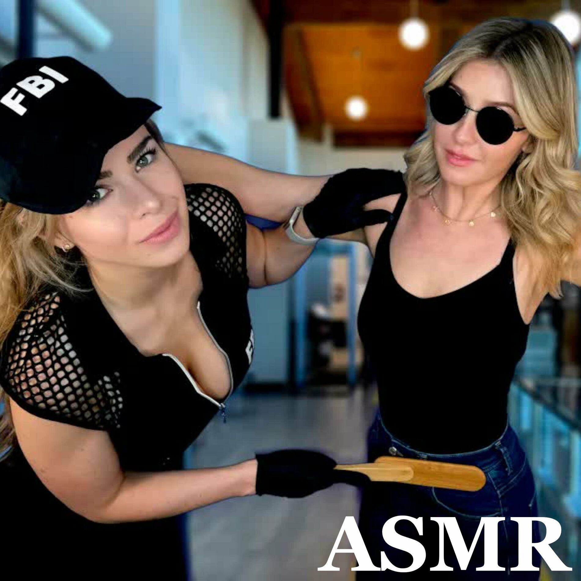 Scottish Murmurs ASMR - TSA PAT DOWN AND BODY EXAM : chansons et paroles |  Deezer