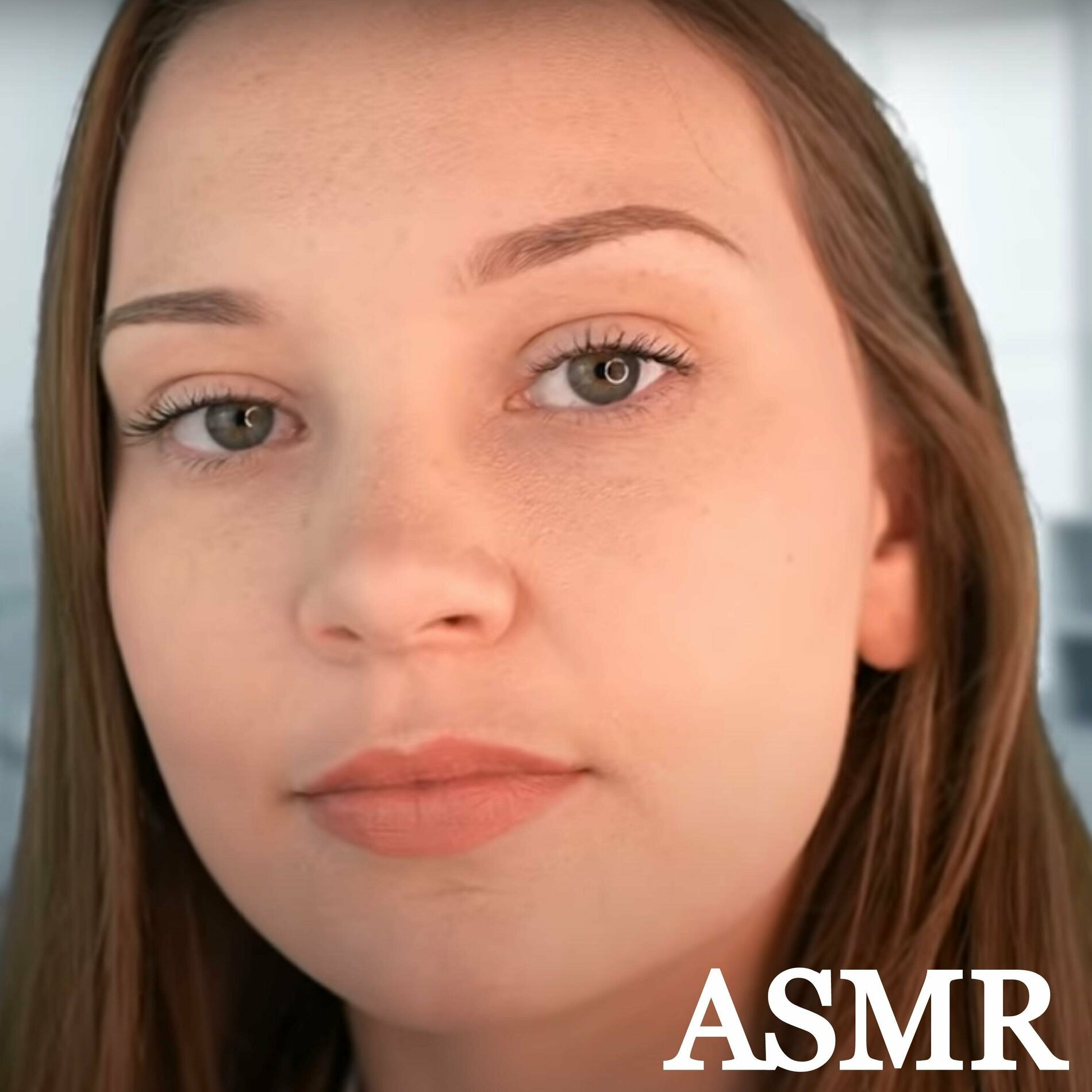 ASMR Darling: album, låtar, spellistor | Lyssna i Deezer